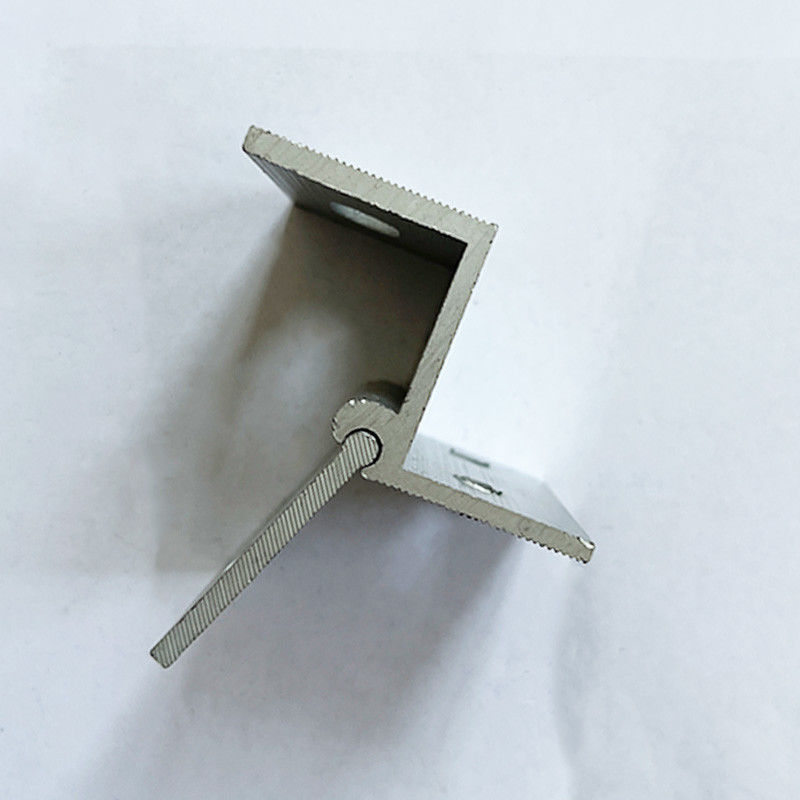 Het Dakhaak van het trapezoïdemetaal voor Zonneonderstelcomité de Hardwareinrichting van de Structuursteun
