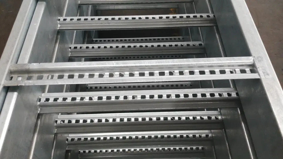 Het roestvrije Laddertype galvaniseerde pre Kabeldienblad 112m voor Industrieel