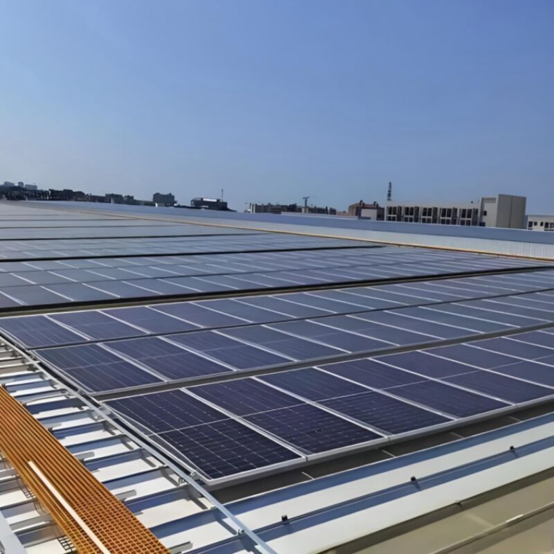 Montageoplossing voor plat dak met hoge dichtheid: Compacte lay-out met meerdere rijen voor maximale ruimtebenutting